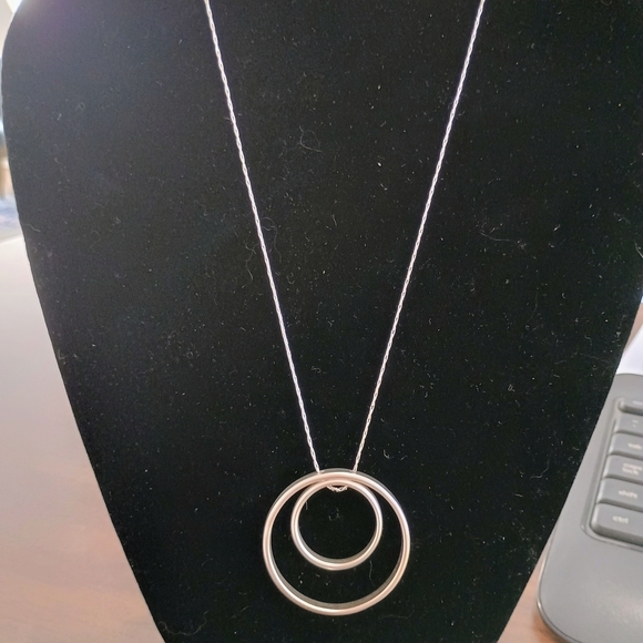 Jewelry - Elegant Silver Double Circle Pendant Necklace With Adjustable Sliding Clip